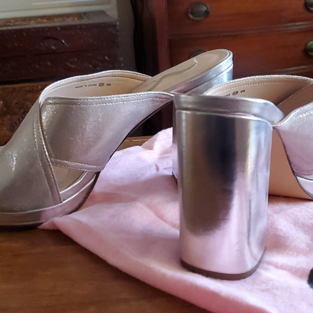 NINA Block Heels - Picture 3 of 8